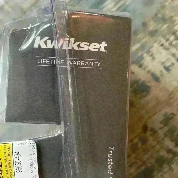 Kwikset 665 Double Cylinder Deadbolt in Polished Brass - Picture 9 of 11